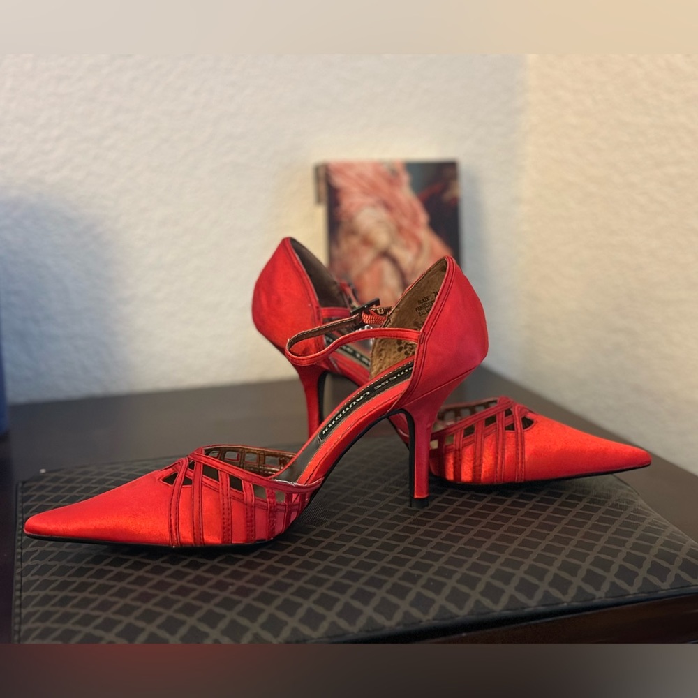 Chinese laundry red, high heels size 7M